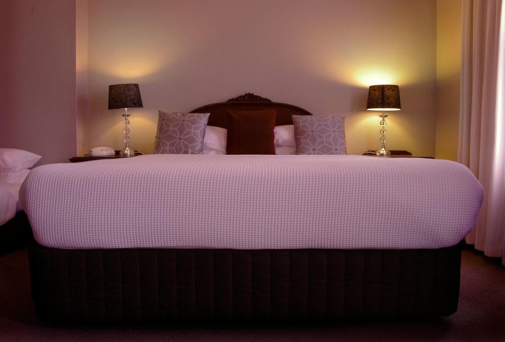The Hotel Shamrock Bendigo Room photo