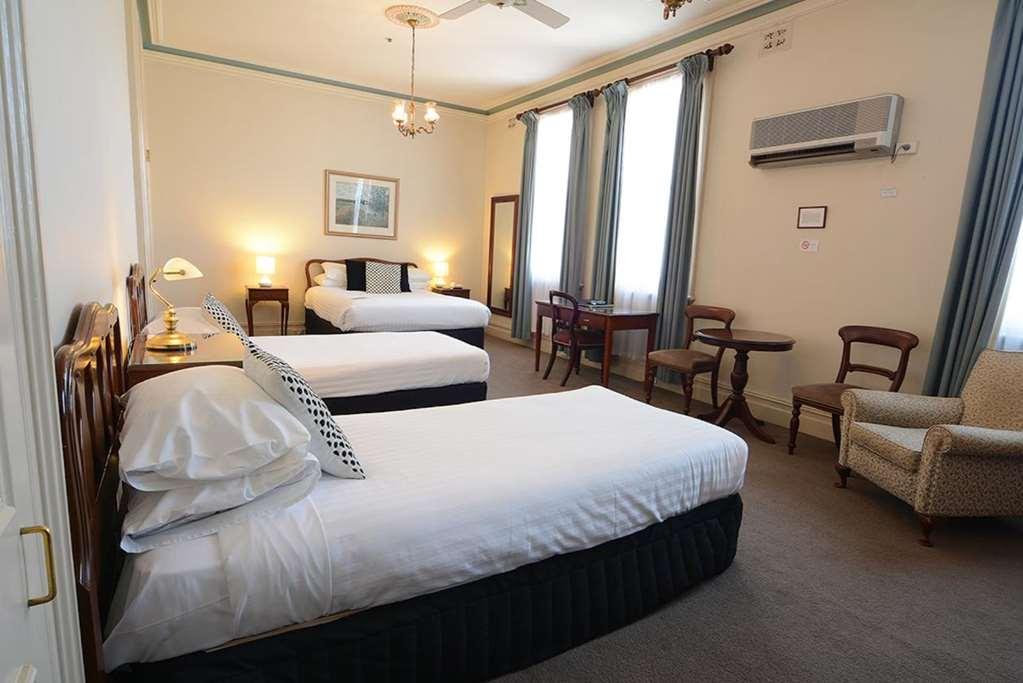 The Hotel Shamrock Bendigo Room photo